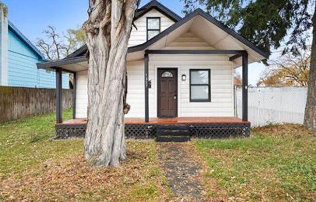 3 Bed 1 Bath Single Family Home on Spokanes North Side!
