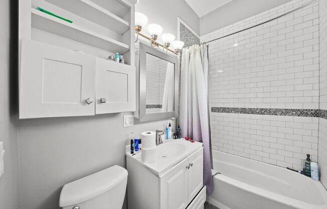 1307 S Ashland Ave. Spacious Home with 4 bedrooms