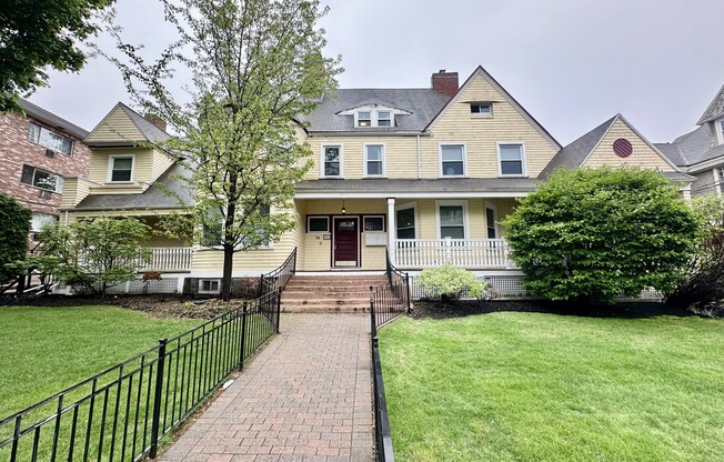 73 GARDNER ST