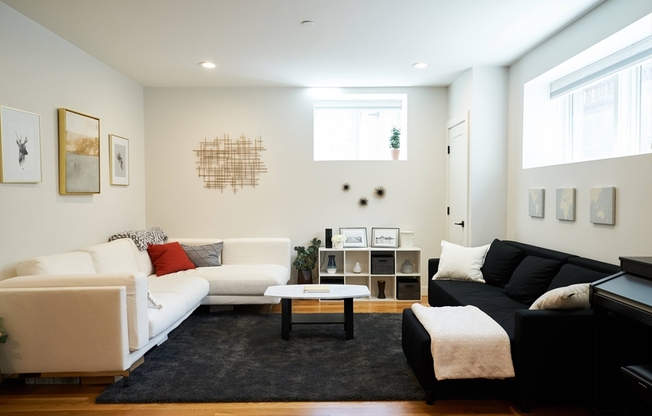 21 23 BAY
