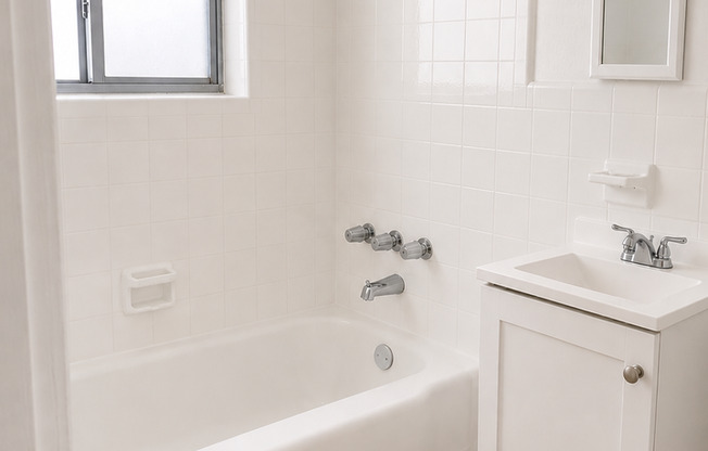 1 bed, 1 bath, 530 sqft, $1,650, Unit SG 749-104