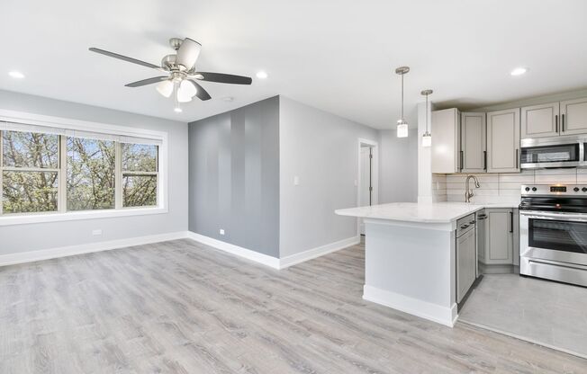 3 beds, 2 baths, $2,900, Unit 1301-4E