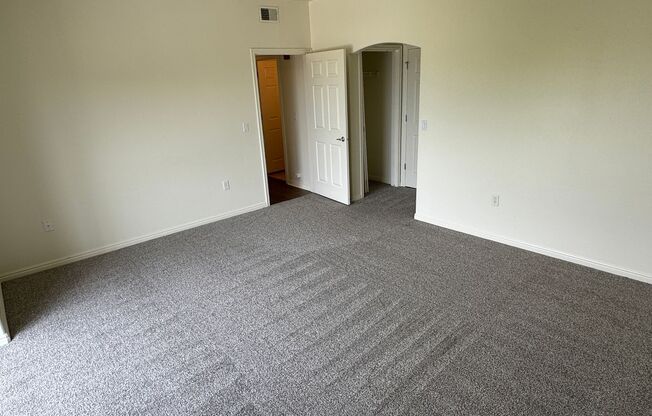 194 W Albion Village Way #406 (9700 S)