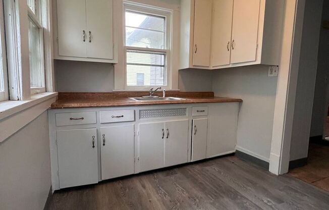 Fully Renovated 4 Bed Home in Cleveland Heights – Section 8 Welcome!