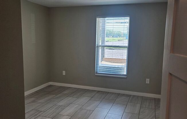 3 beds, 2 baths, 1,288 sqft, $1,600, Unit Neptune 101