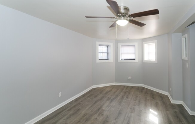 906 MONTROSE