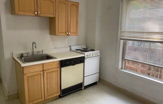 3 beds, 1.5 baths, $2,175, Unit 5806 Howe - 1