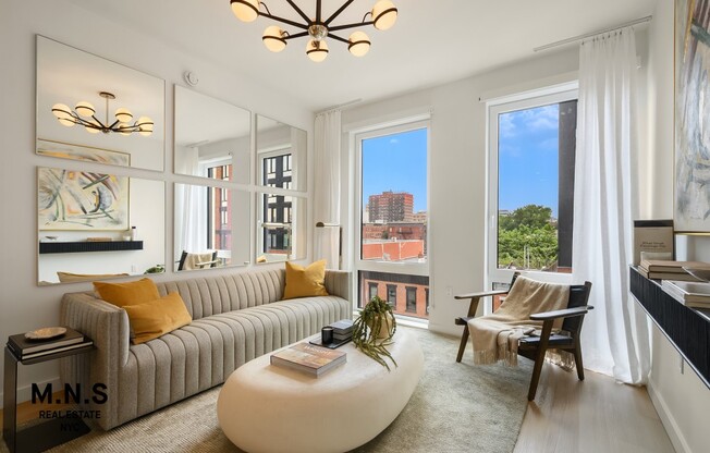 Studio, 1 bath, $3,400, Unit 2J
