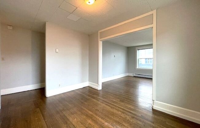 2 beds, 1 bath, 900 sqft, $2,195, Unit 217