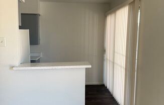 1 bed, 1 bath, 650 sqft, $900, Unit 208