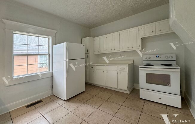 3 beds, 1 bath, $1,095