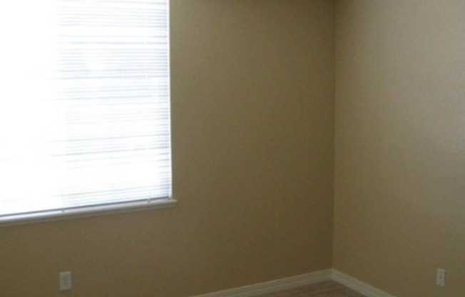 6825 19 ST