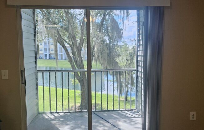 2 bedroom 1 bath condo Near the Loop