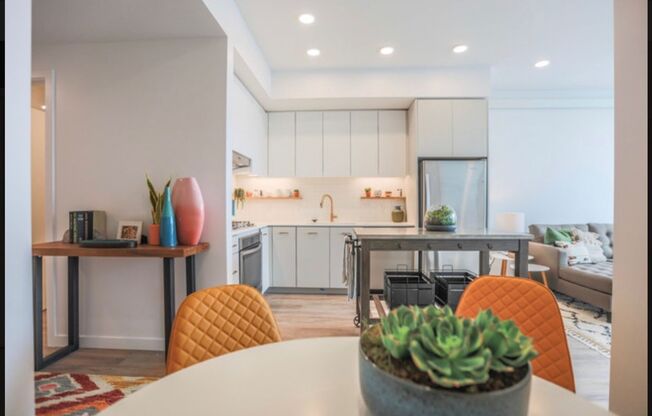 1 bed, 1 bath, 645 sqft, $1,750, Unit 208