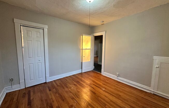 2 beds, 1 bath, $1,450, Unit 902 2-Left