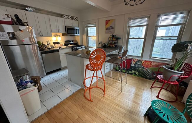 1 bed, 1 bath, 700 sqft, $1,325, Unit 57