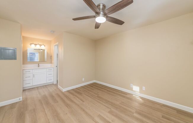 2 beds, 1.5 baths, 747 sqft, $2,295, Unit 51