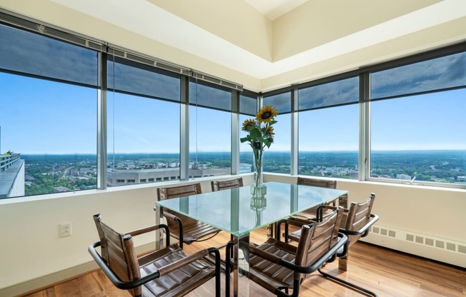 Penthouse dining room | Hartford 21