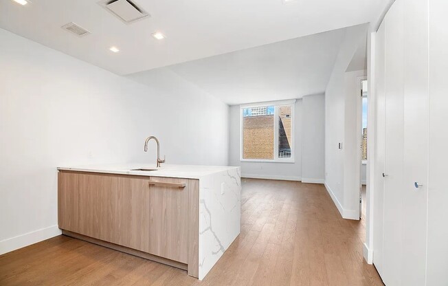 1 bed, 1 bath, $6,995, Unit 14E