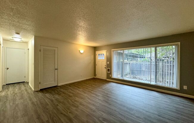 2 beds, 1 bath, $1,599