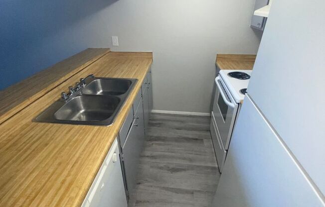 1 bed, 1 bath, 575 sqft, $944, Unit 272