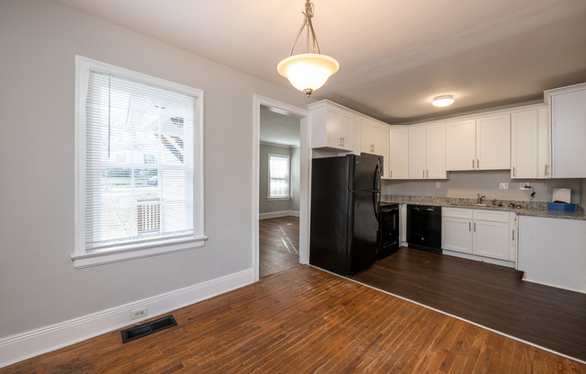 1095 DECKNER AVE SW