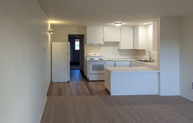 1720 1738 BROADWAY ST NE