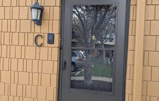 2 beds, 1.5 baths, 1,000 sqft, $1,451, Unit 8199-8199C