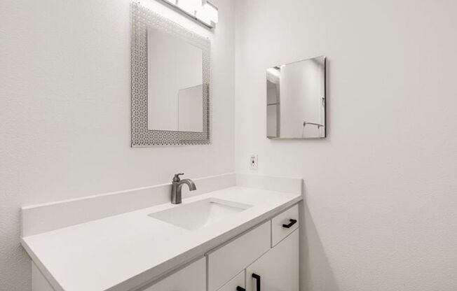 1 bed, 1 bath, 660 sqft, $1,600, Unit 404