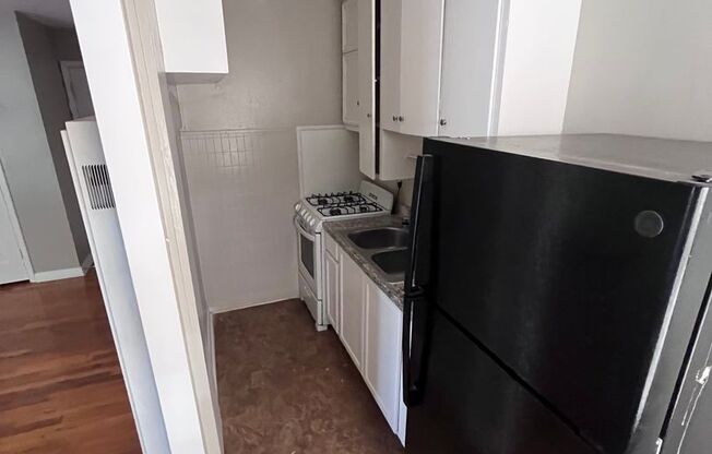 Studio, 1 bath, $600