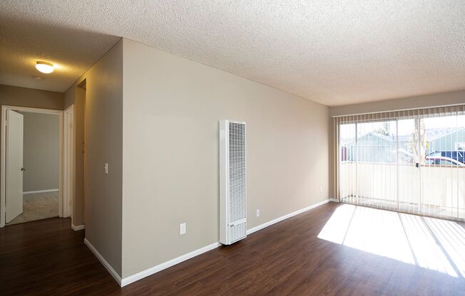 2 beds, 1.5 baths, 840 sqft, $2,295, Unit 648 - 49