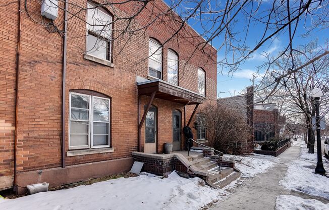 1 bed, 1 bath, 700 sqft, $1,250, Unit 6