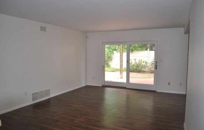 SAN CARLOS SINGLE FAMILY DETACHED HOME “ONE LEVEL” MINT CONDITION JUST $4,695.00 PER MONTH