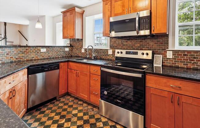 345 E 28 ST