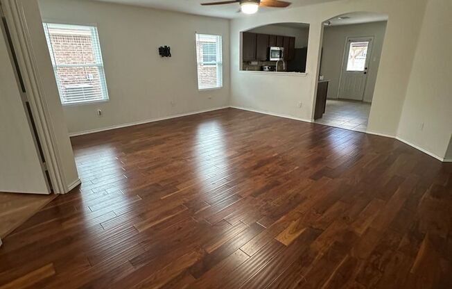 Charming 4 bedroom in the heart of Leander - Available early August!