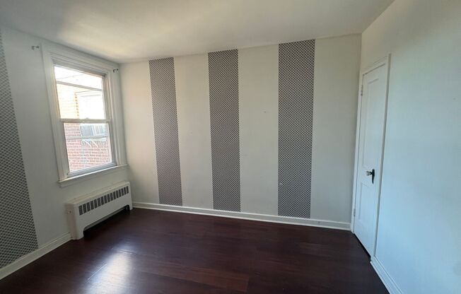 3 beds, 1.5 baths, $1,550