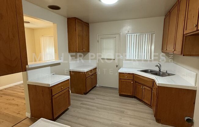 2 beds, 1 bath, $2,200, Unit whi45a