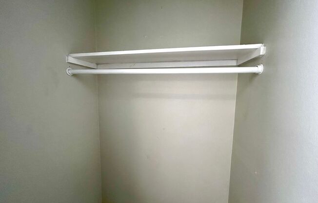 8 beds, 3 baths, $10,400, Unit House