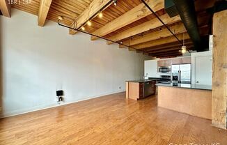 706 BROADWAY BLVD