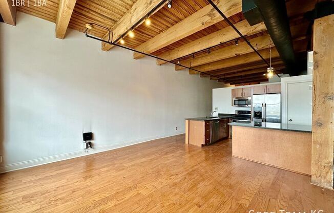 706 BROADWAY BLVD