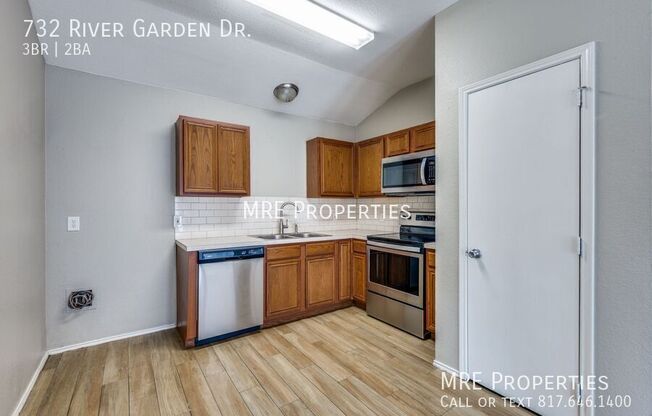 732 RIV GDN DR