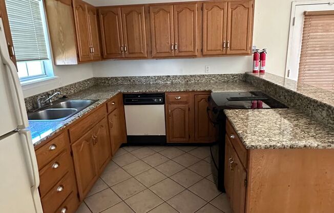 3 beds, 2 baths, 2,204 sqft, $1,395, Unit 1348