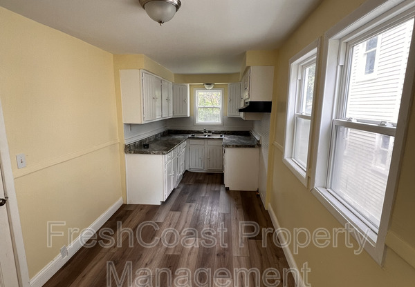 1378 W 114 ST