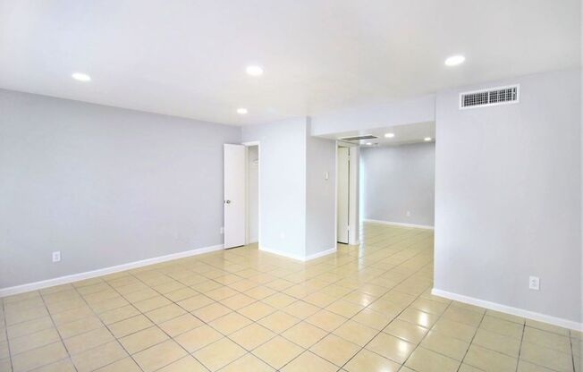 2 beds, 1.5 baths, 1,254 sqft, $1,400