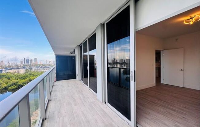 2 beds, 2 baths, $3,750, Unit # 1204