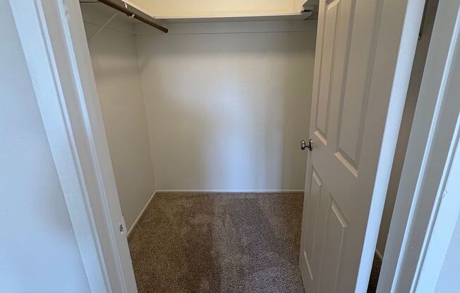 2 beds, 1 bath, 895 sqft, $1,700, Unit 494803