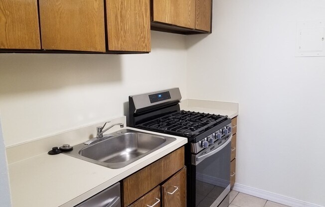 1 bed, 1 bath, 725 sqft, $3,150, Unit 912