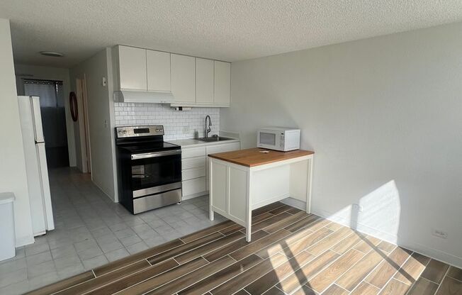 1 bedroom in Waikiki!