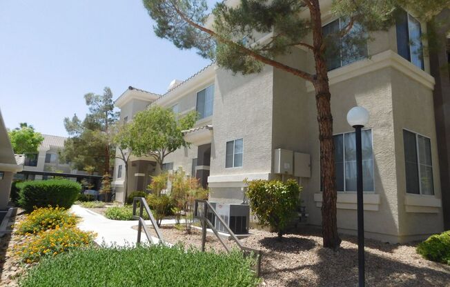 2 beds, 2 baths, $1,850, Unit Bldg 5