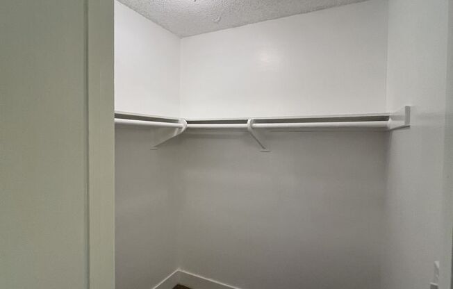 1 bed, 1 bath, 714 sqft, $1,695, Unit 056